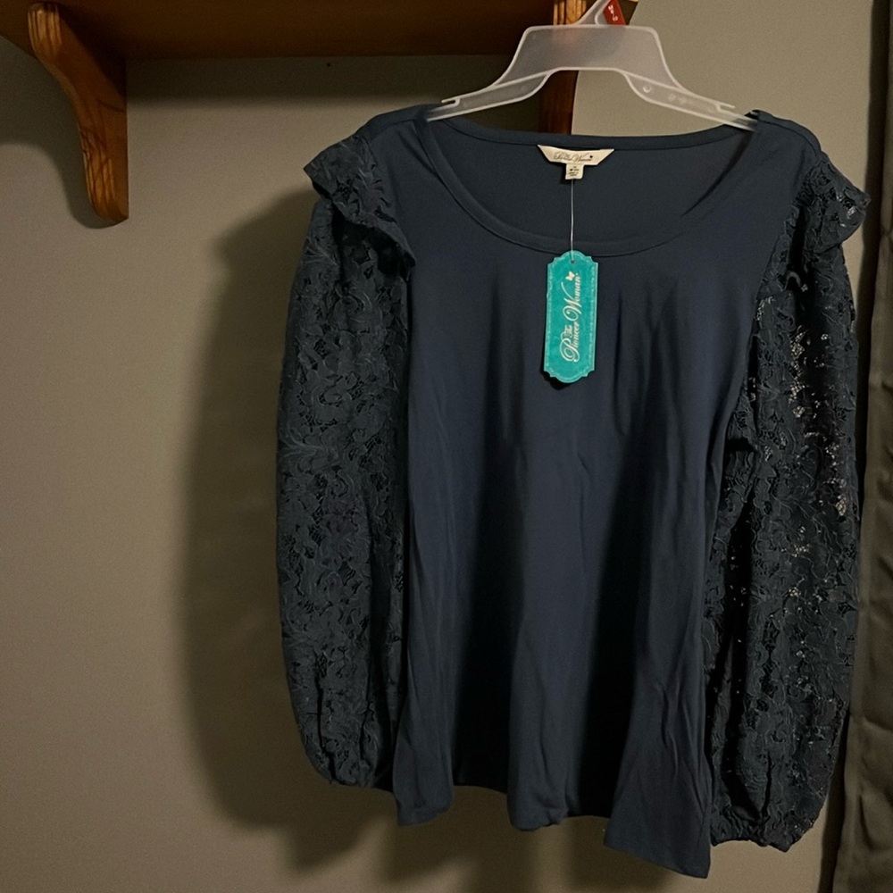 Pioneer Woman lace sleeve blouse size medium